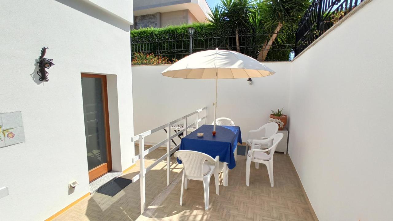 Villa Mary - Apartments Trani Eksteriør billede