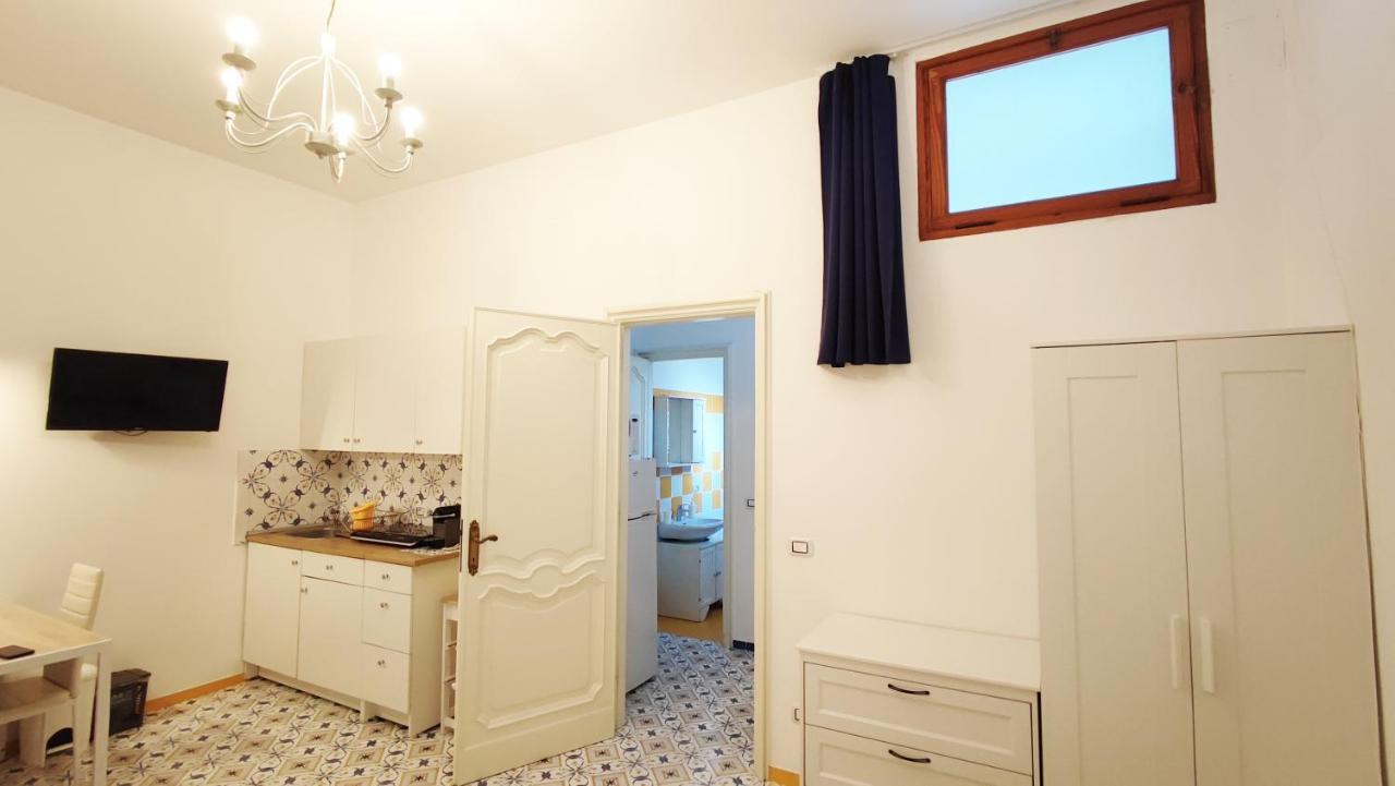 Villa Mary - Apartments Trani Eksteriør billede